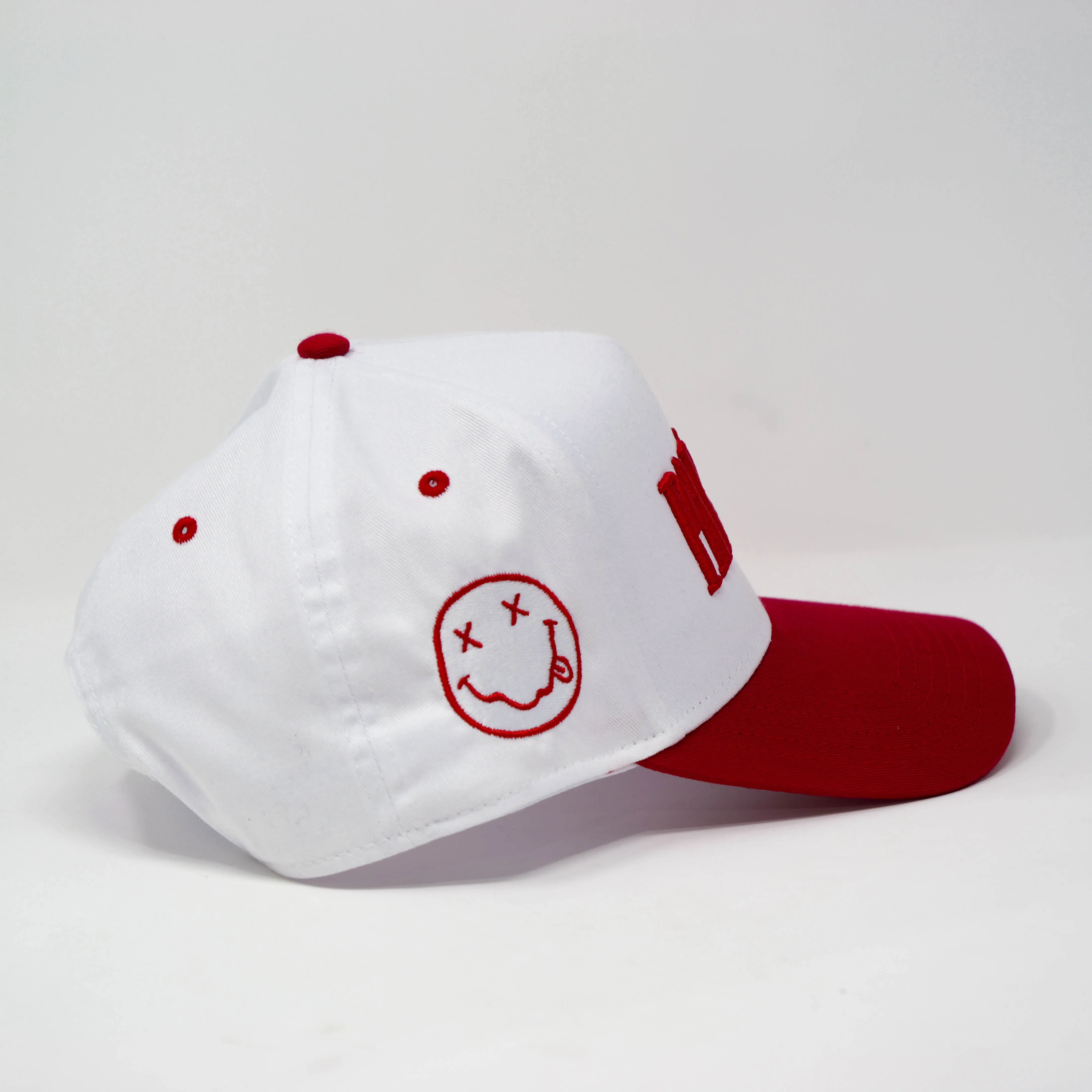 PARANOIA HAT WHITE/RED