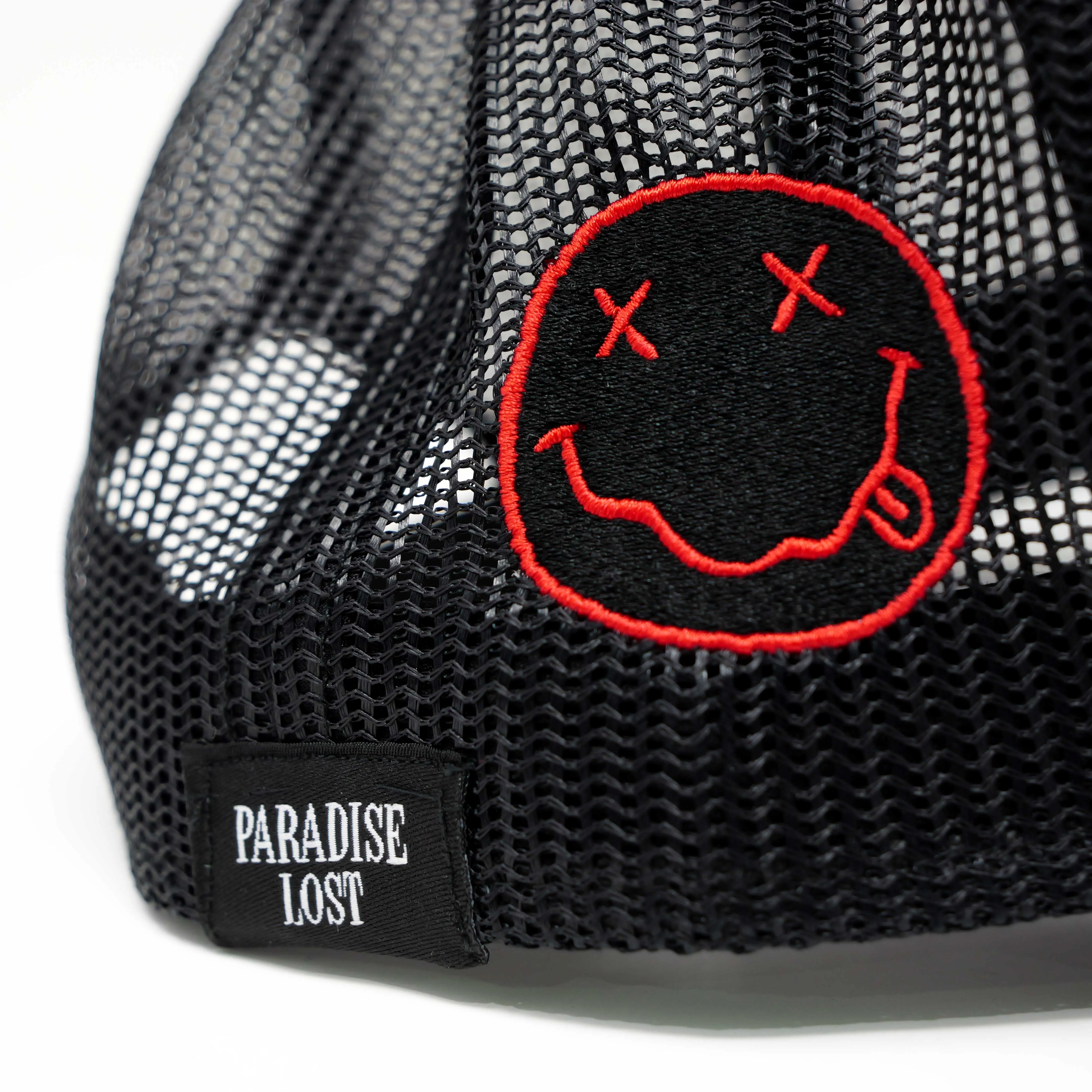 PARANOIA TRUCKER HAT BLACK/RED